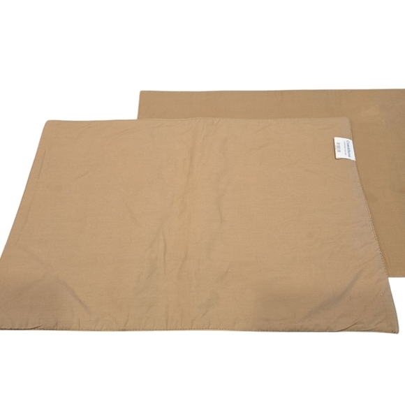 CRATE & BARREL FLORENTINE PLACE MATS . SET OF 4. - Picture 2 of 10